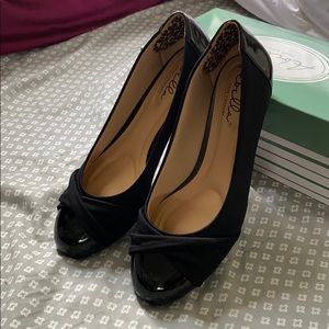 Kitten wedge dress shoe